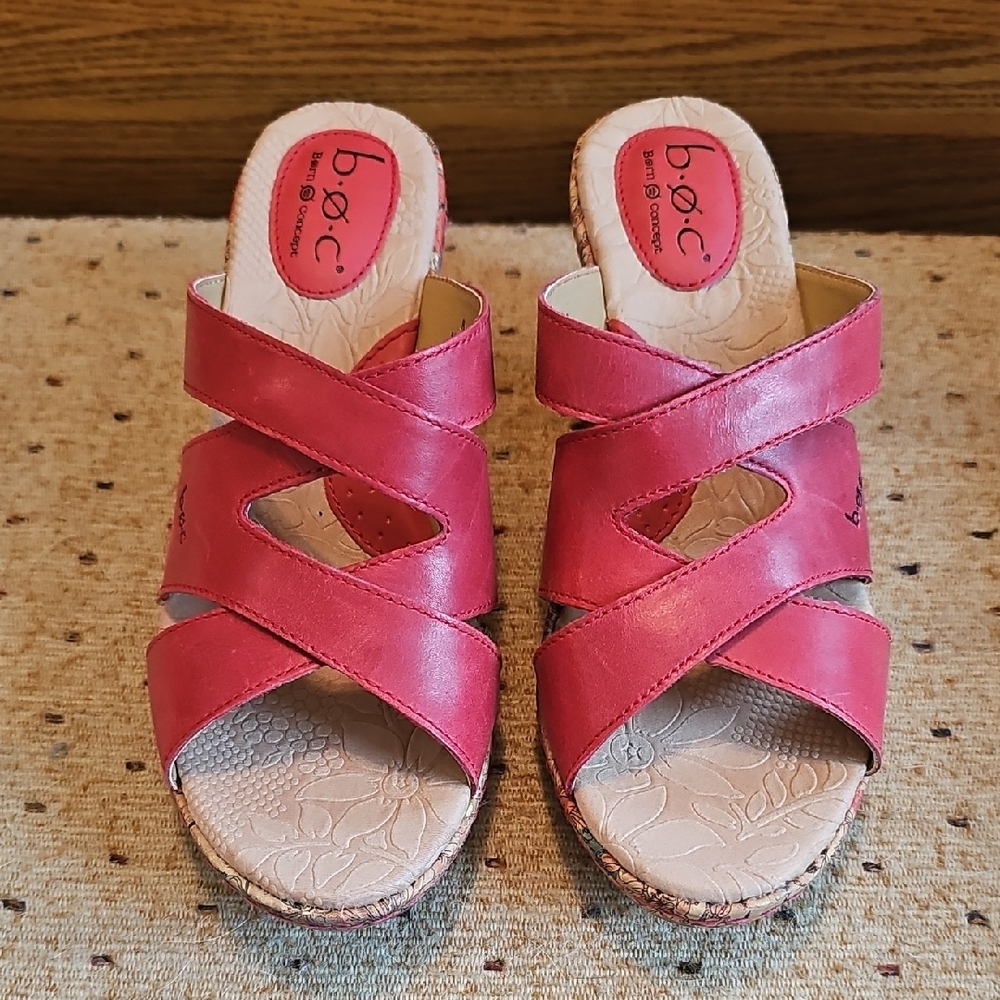 b.o.c Aundrea Crimson Strappy Sandals